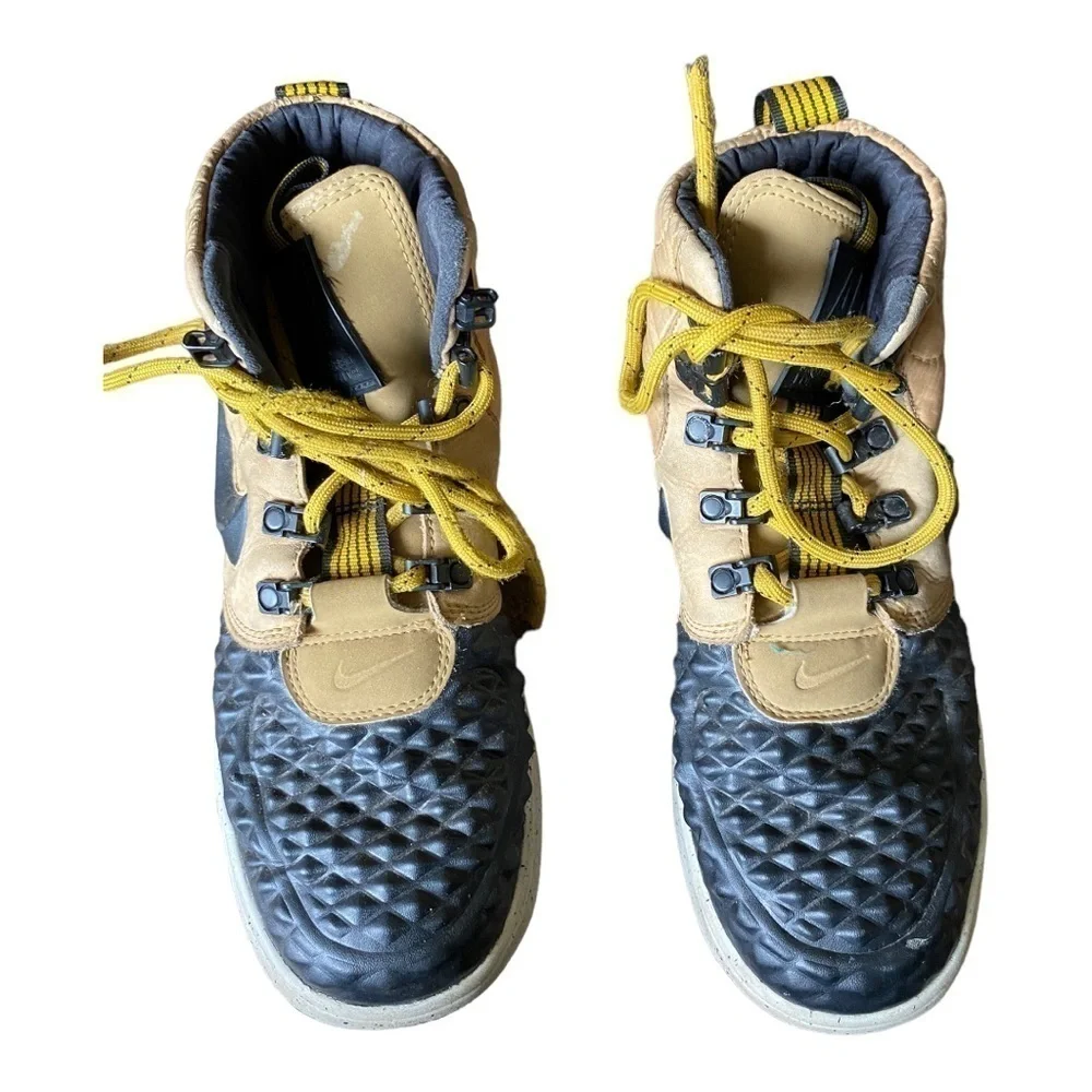 water Shield Nike boot Size 6.5y - Nike Lunar Force 1 Duckboot Metallic Gold